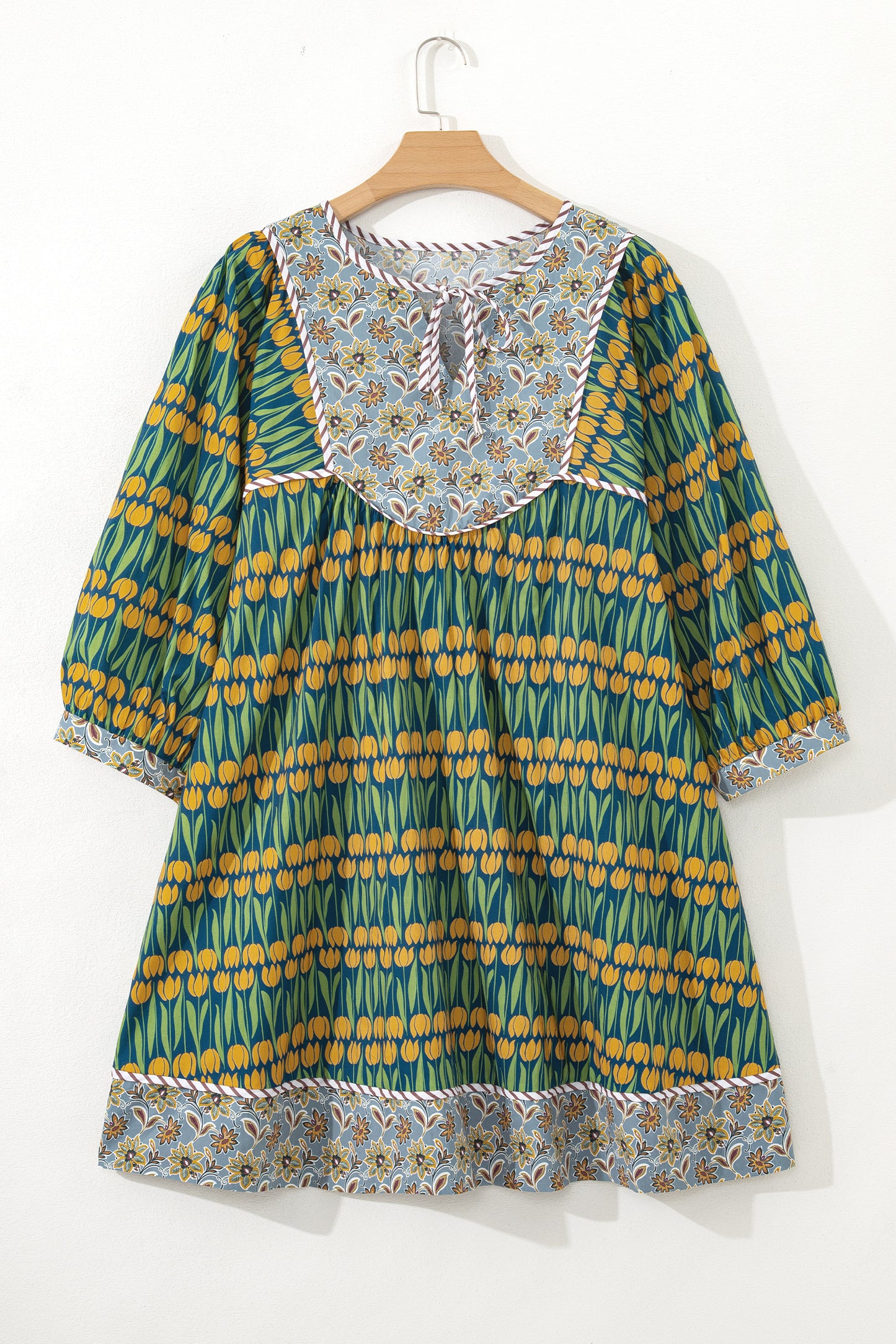 Green Plus Size Mixed Floral Print Striped Trim Loose Mini Dress